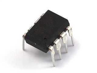 MAX813 - DIP8 Entegre